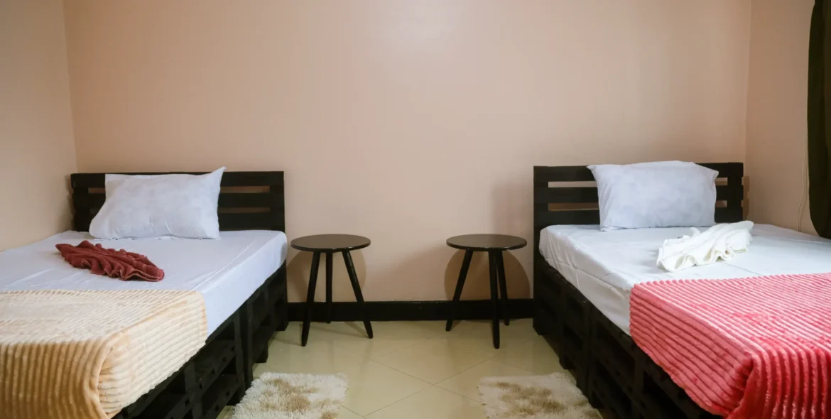 Standard Twin Room (4x6 ft Beds)